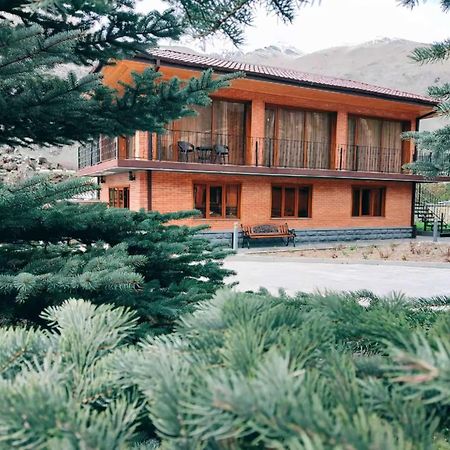Vardisubani Villa Kazbegi Exteriör bild