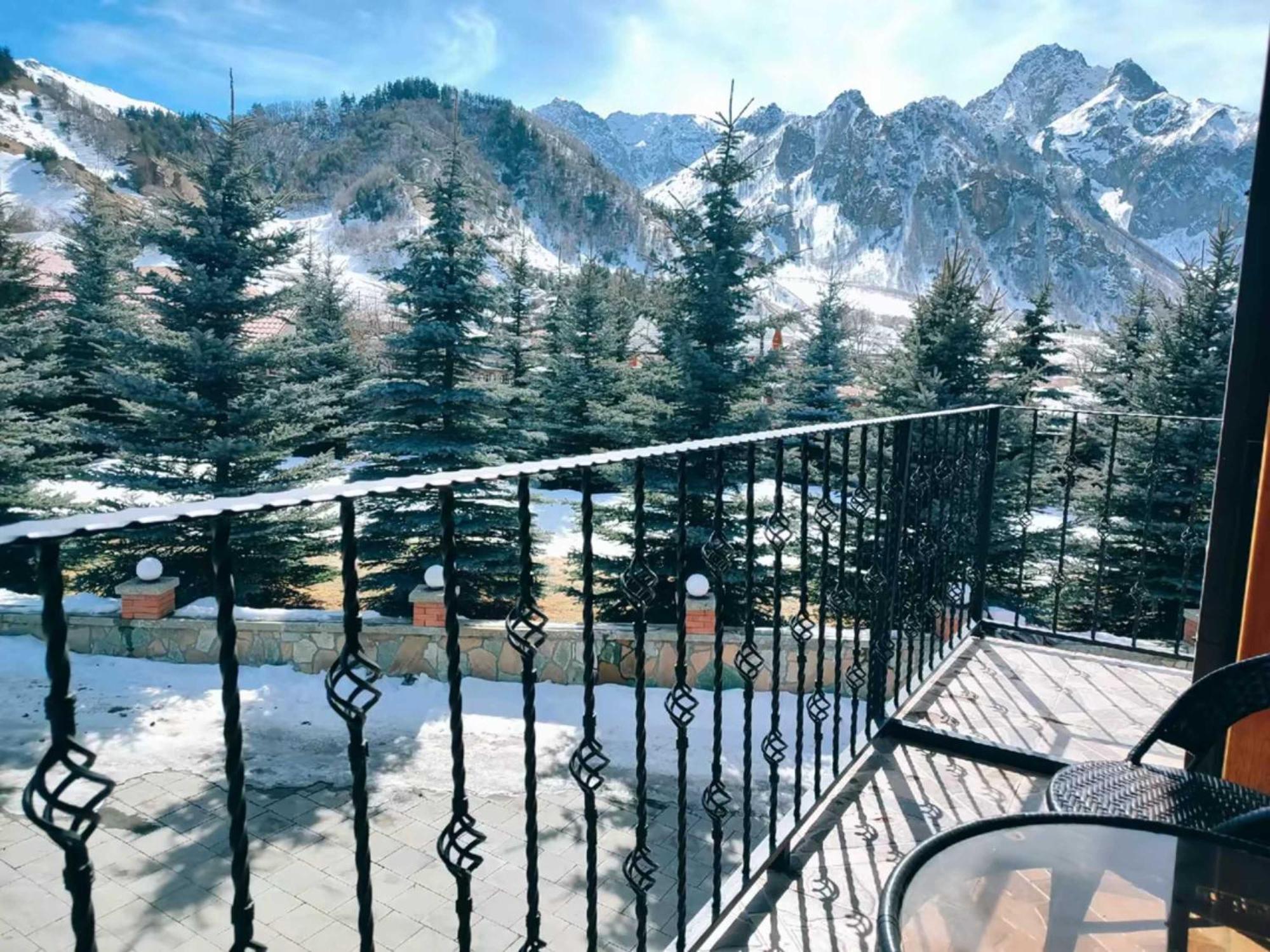 Vardisubani Villa Kazbegi Exteriör bild
