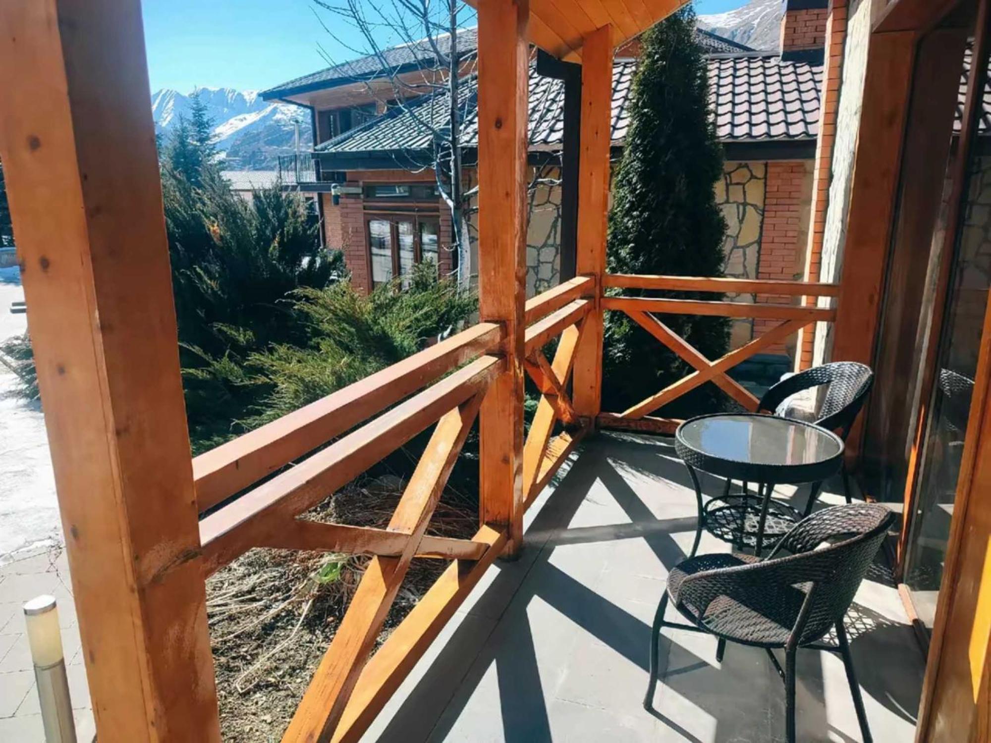 Vardisubani Villa Kazbegi Exteriör bild
