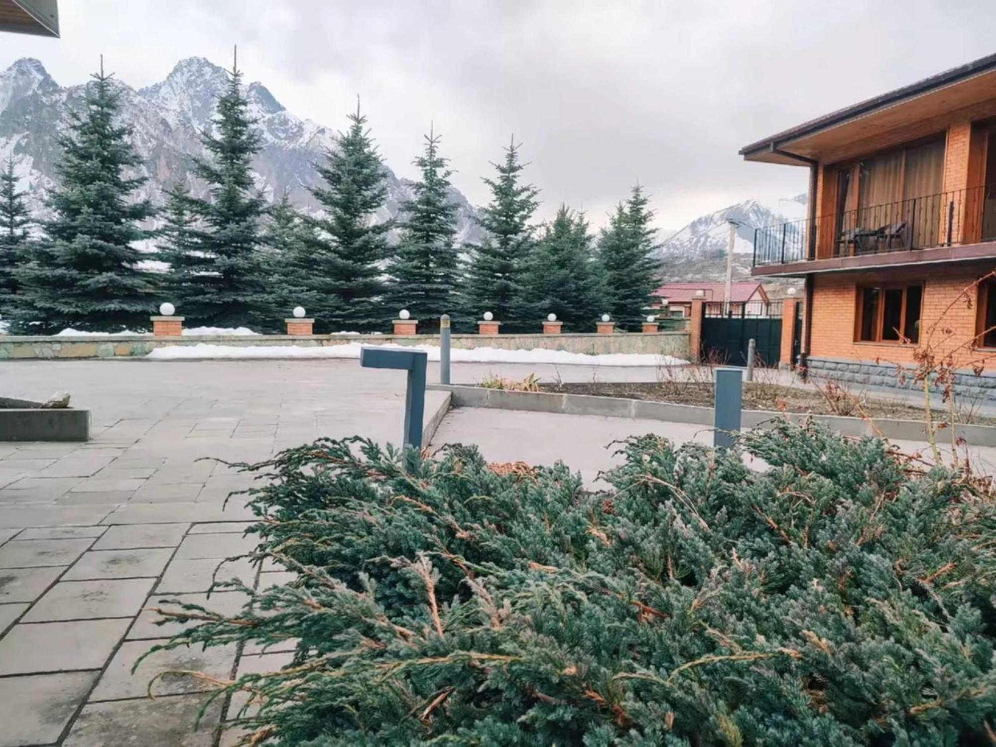 Vardisubani Villa Kazbegi Exteriör bild