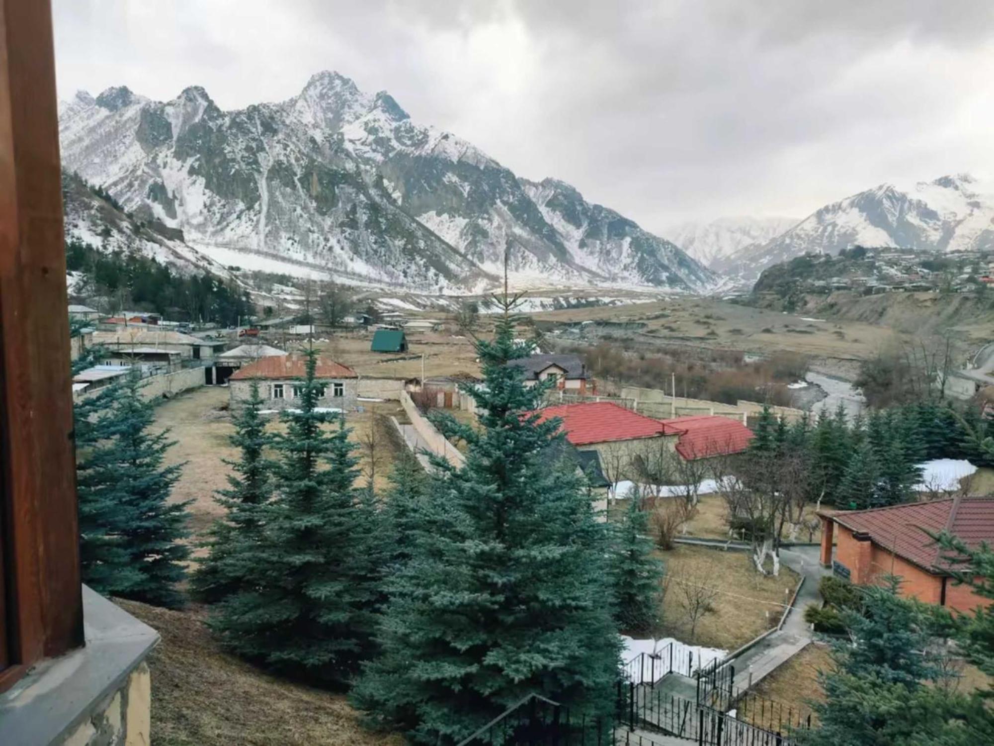 Vardisubani Villa Kazbegi Exteriör bild