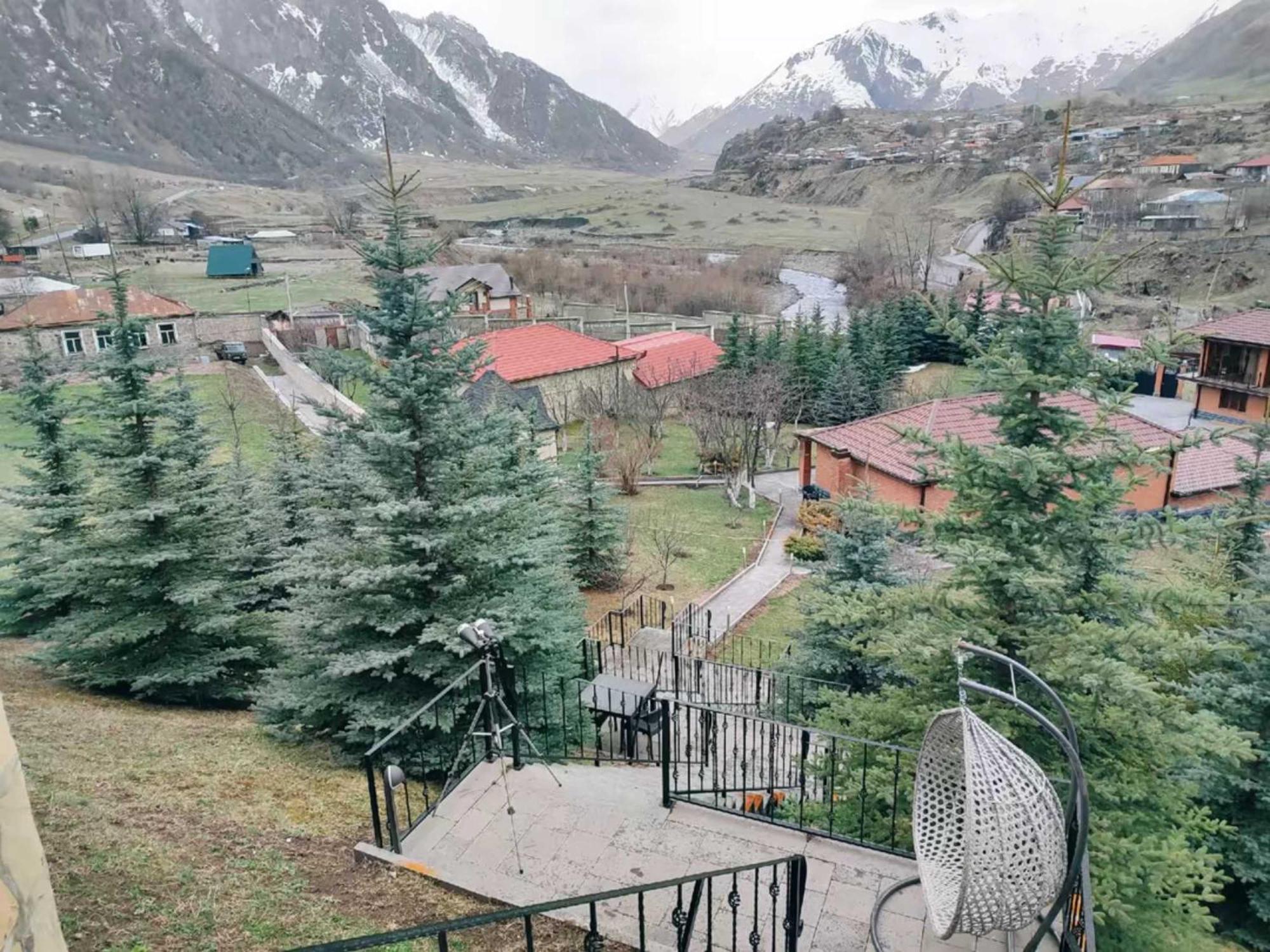 Vardisubani Villa Kazbegi Exteriör bild