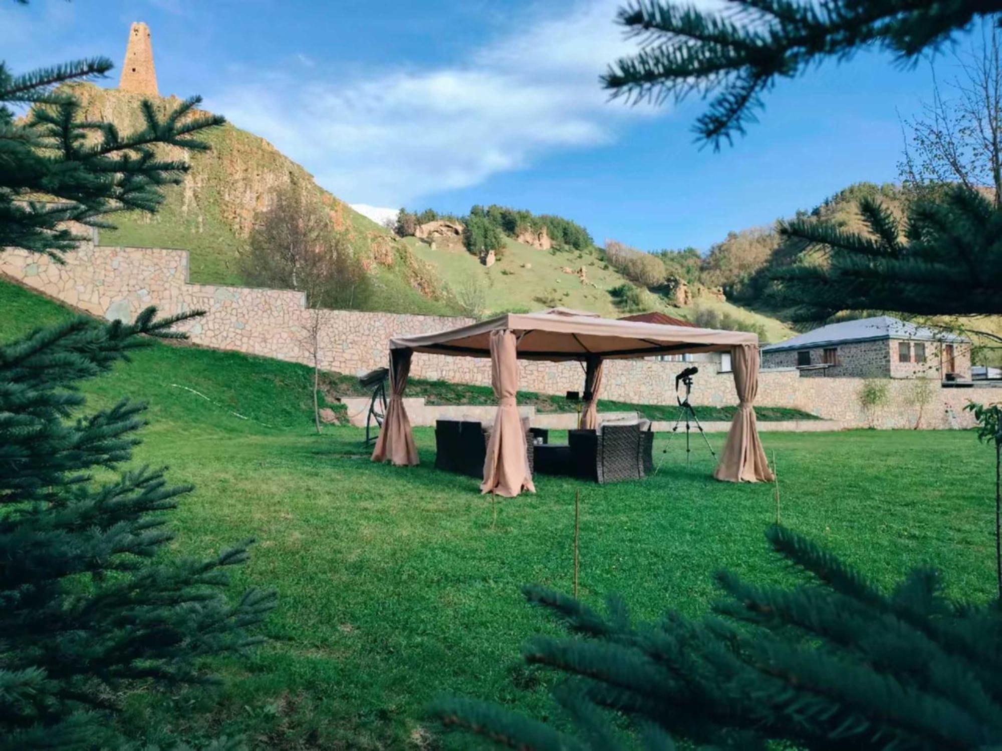 Vardisubani Villa Kazbegi Exteriör bild