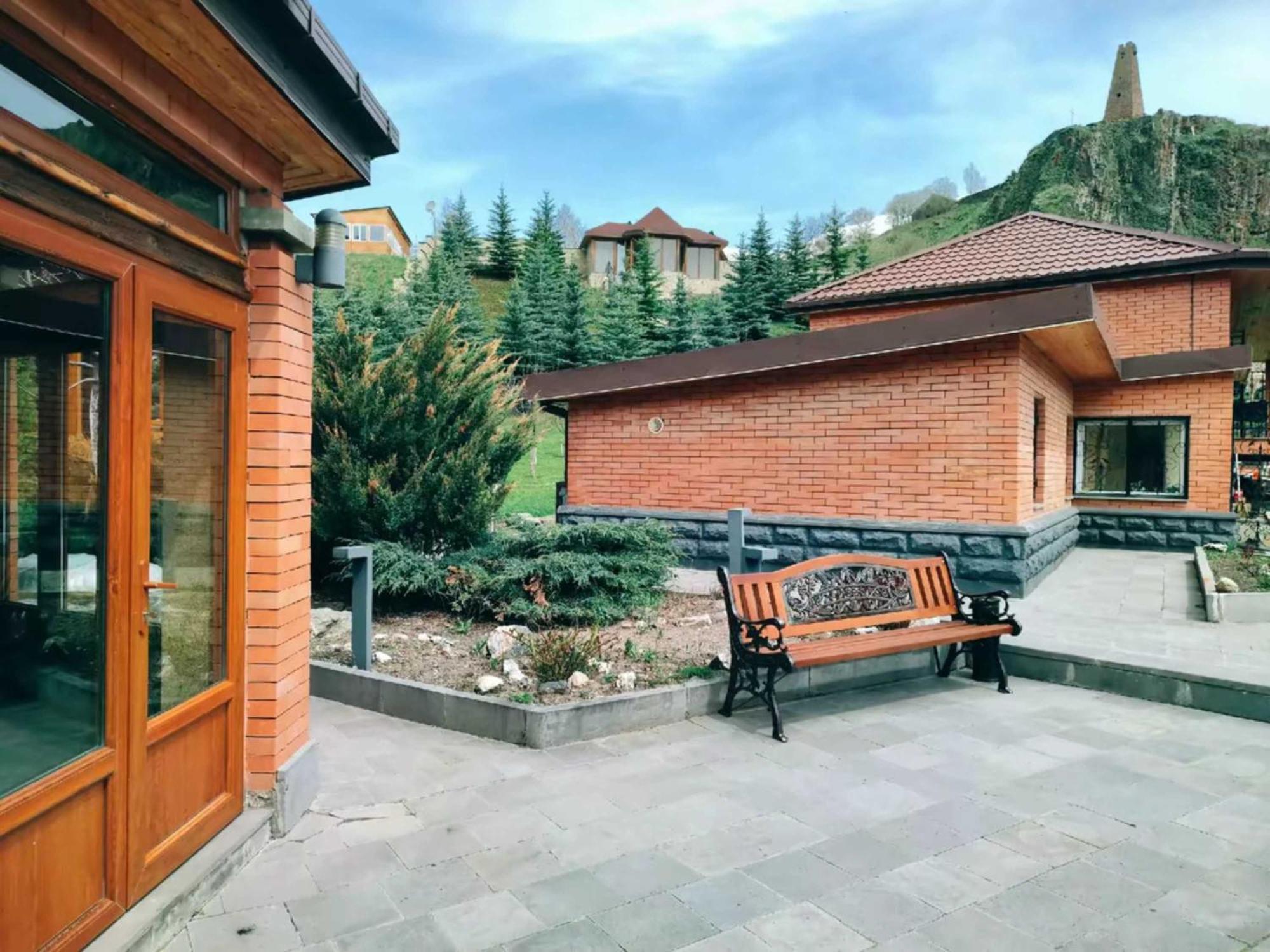 Vardisubani Villa Kazbegi Exteriör bild